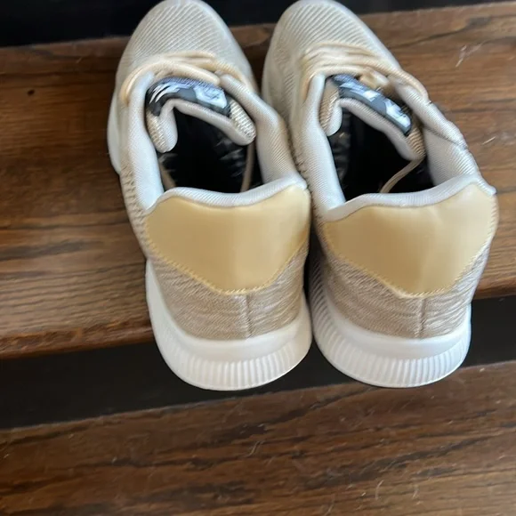 New inbox Conzuri tan sneakers! I paid $154.99. Ery nice! - Picture 6 of 7